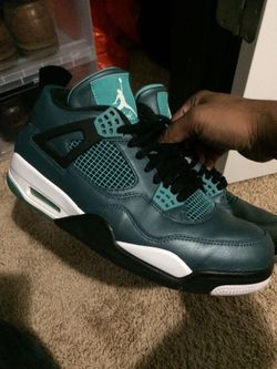 Jordan retro 4. Size 11