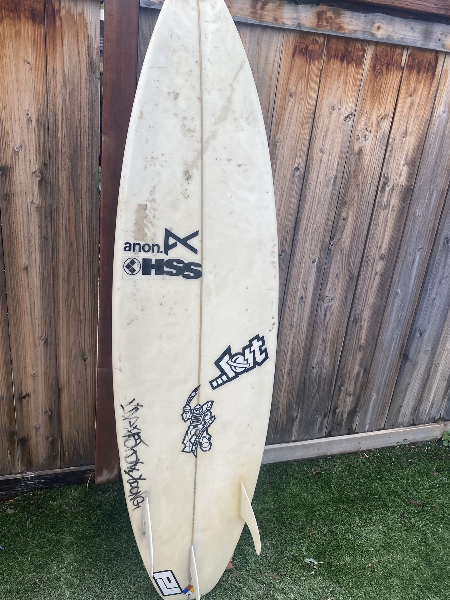 6’ Surfboard.