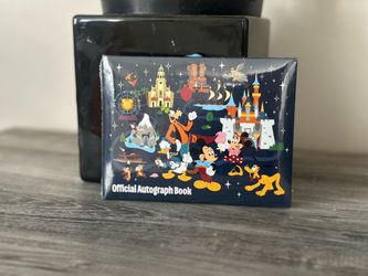 Disneyland Resort Official Autograph Book