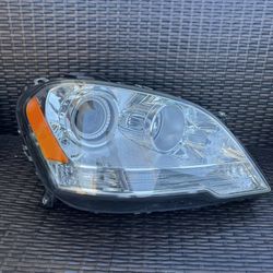 2009 2010 2011 MERCEDES-BENZ ML350 HEADLIGHT RIGHT PASSENGER SIDE XENON A1(contact info removed)61 OEM