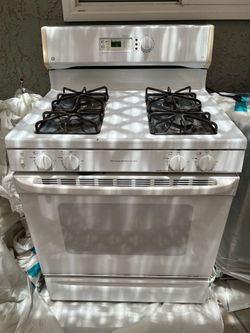 GE gas stove, White, 30 inch 4 burner