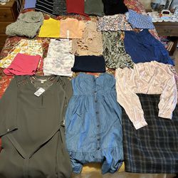 Big Bundle Of Ladies Clothes -Many Brand Names - Some W/ Tags - Mostly Size Small