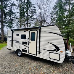 2018 Keystone Hideout 175LHS 21ft
