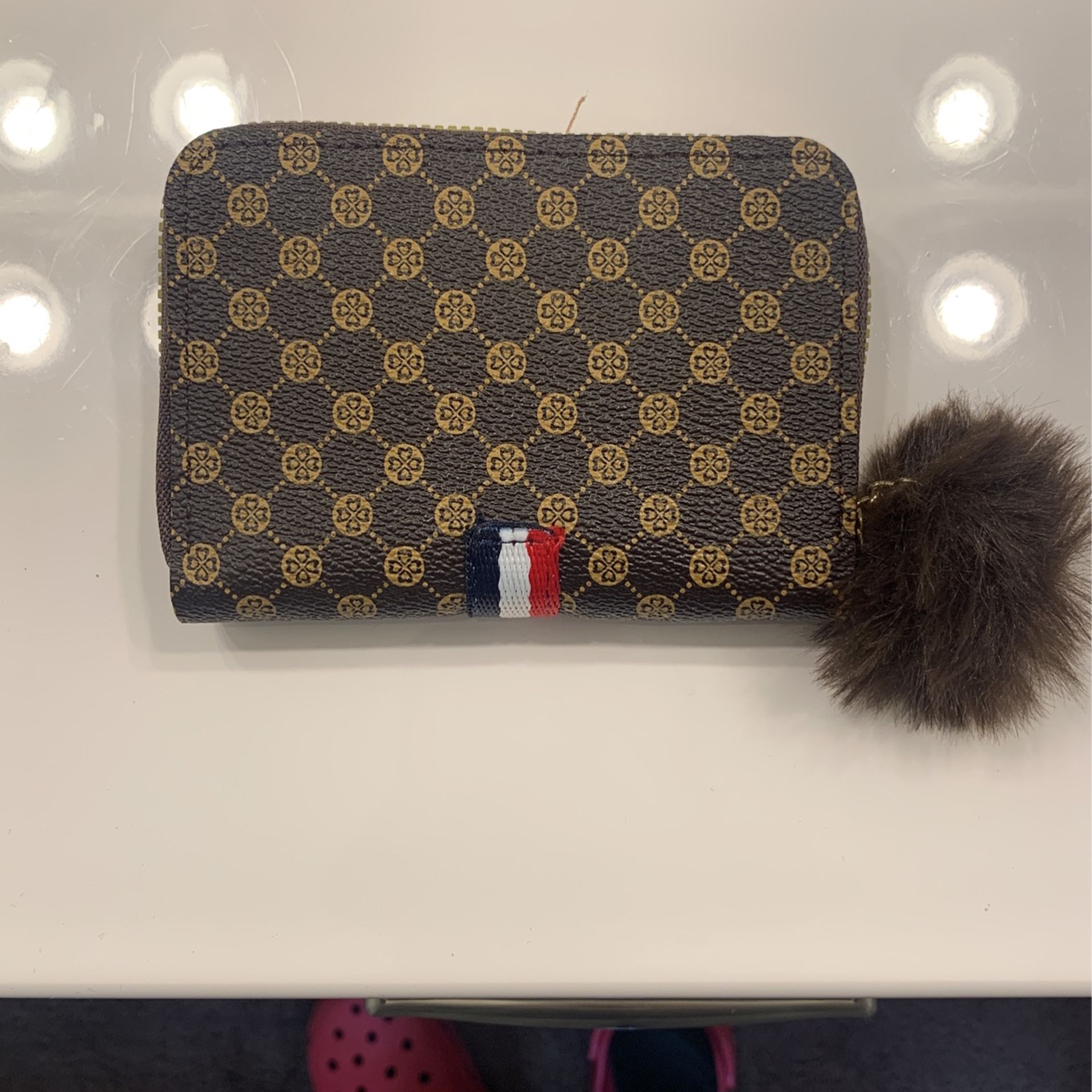 Gucci Passport Wallet for Sale in Richmond, VA - OfferUp