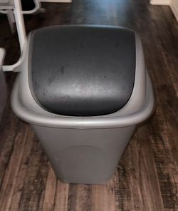 Gray trash can with Black swing lid 13 Gallon
