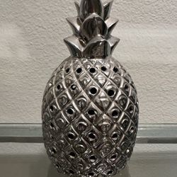PINEAPPLE HOME DECOR