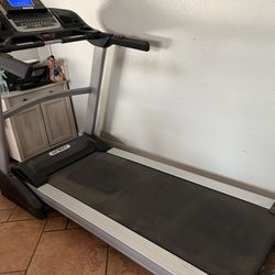 Spirit Treadmill 