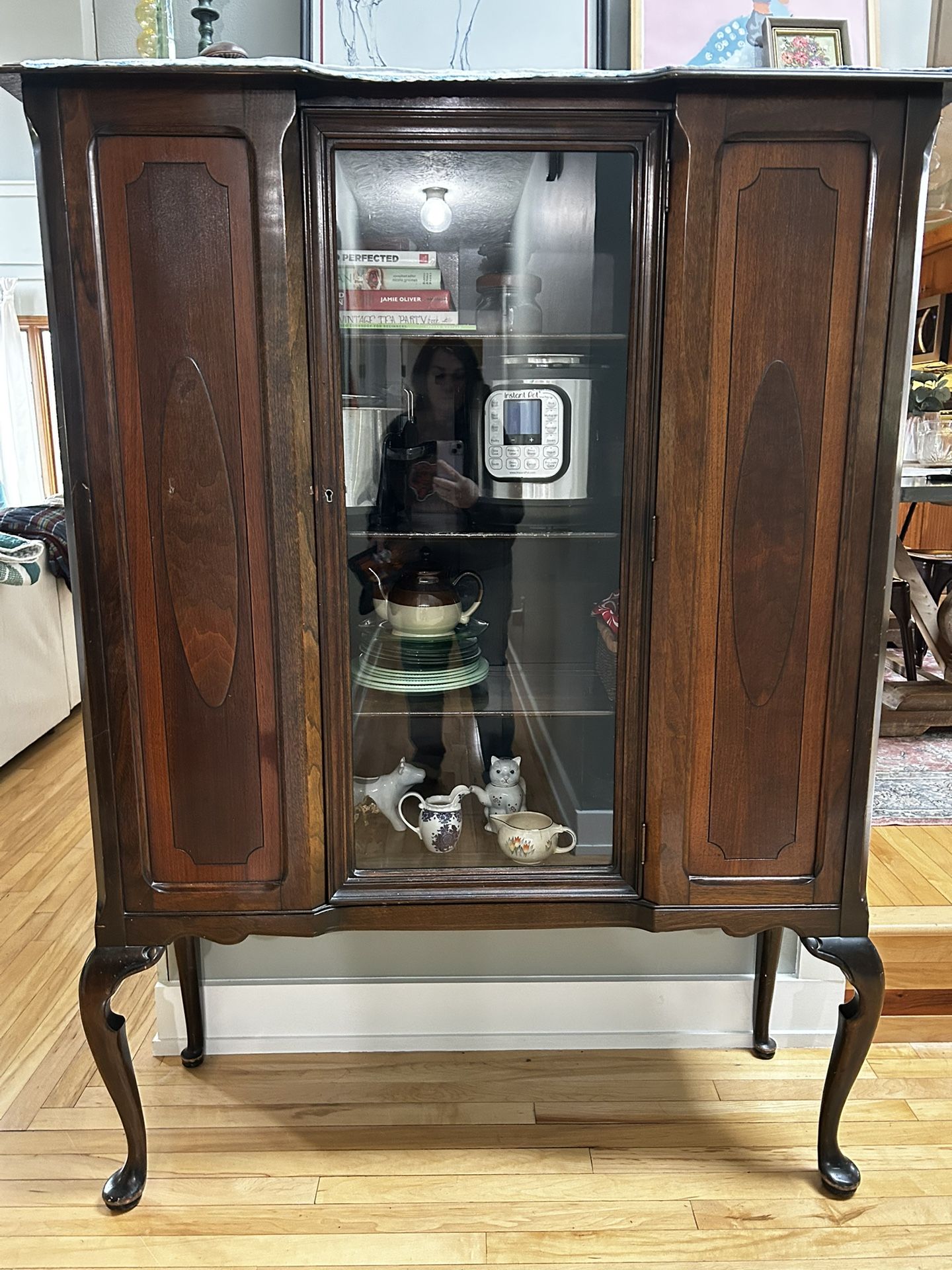 Antique China Hutch/cabinet