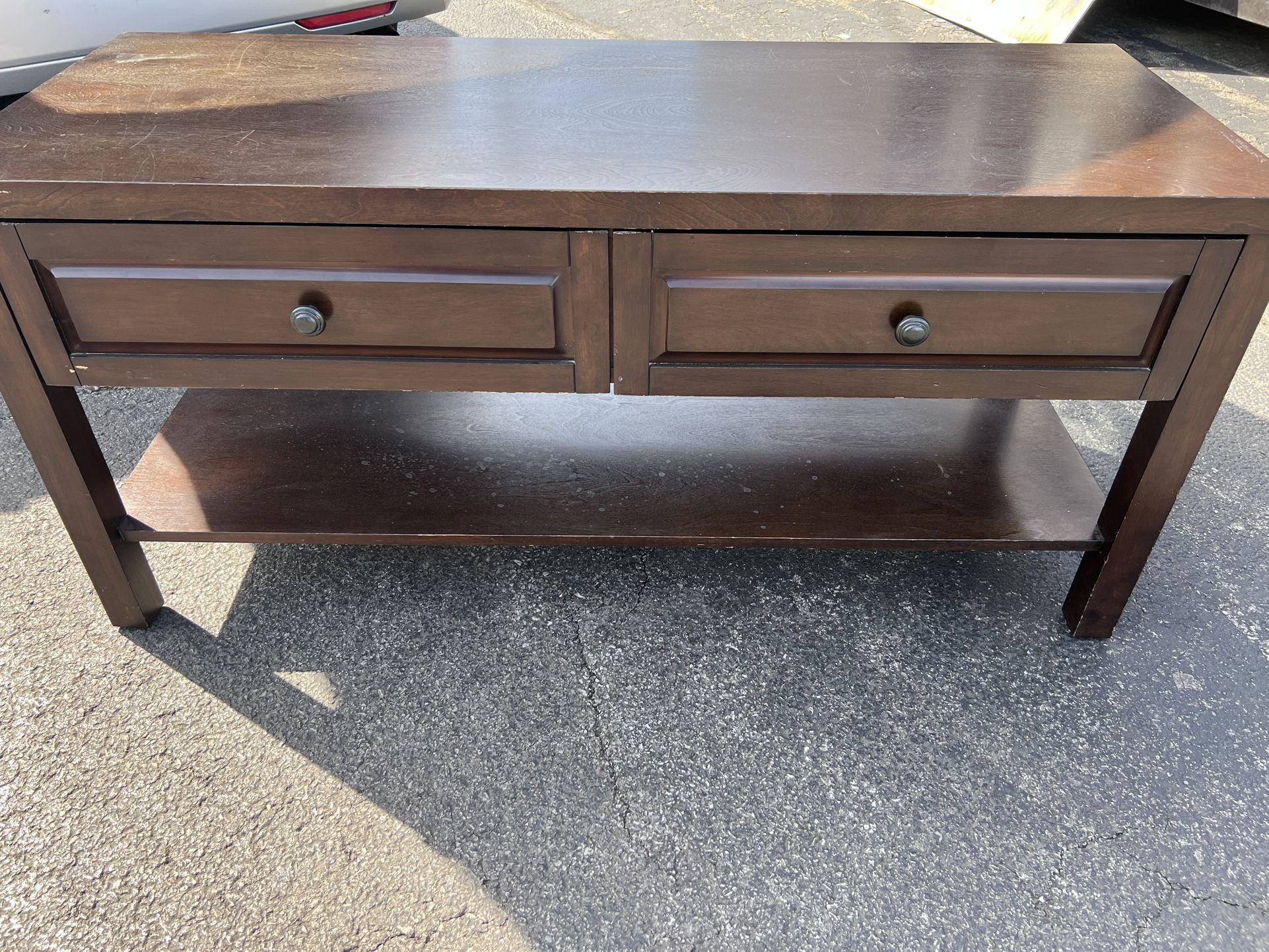 Solid Wood Coffee Table – Excellent Condition (Used Like New)
