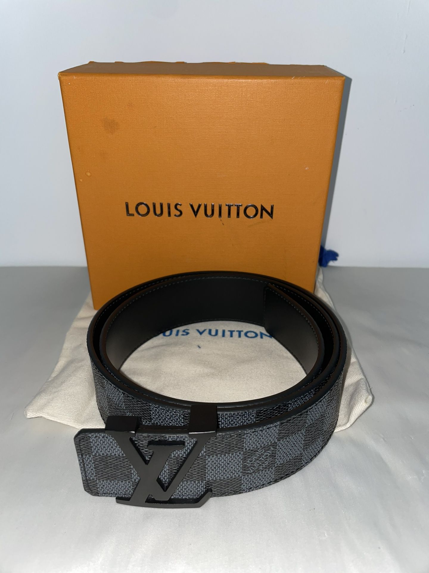 White LV belt Size 100/40 Condo 9/10 With box and og all plus