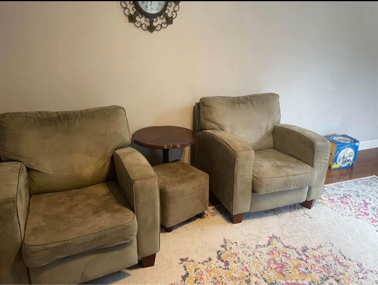 2 Reclining Sofa Chairs with Ottoman