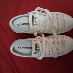 White Converse That Come With White Shoelaces And Pink Shoelaces 