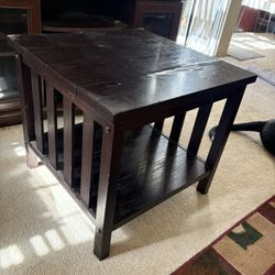 FREE END TABLE 