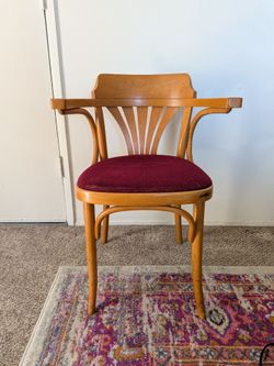 Cute vintage chairs