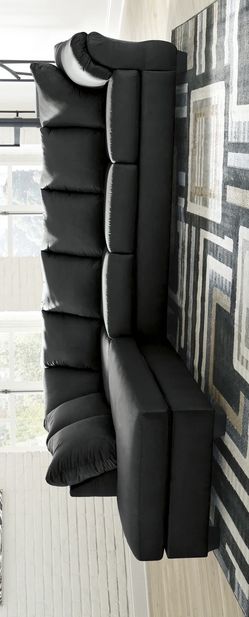 Darcy Black LAF Sectional / couch /Living room set