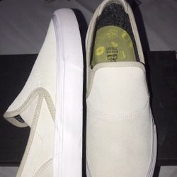 New!!White Emerica Size:7.5 For Man’s