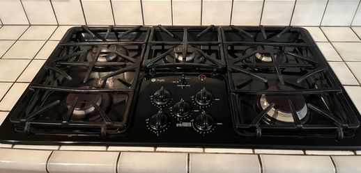 GE Profile 36-Inch Built-In Natural Gas Cooktop