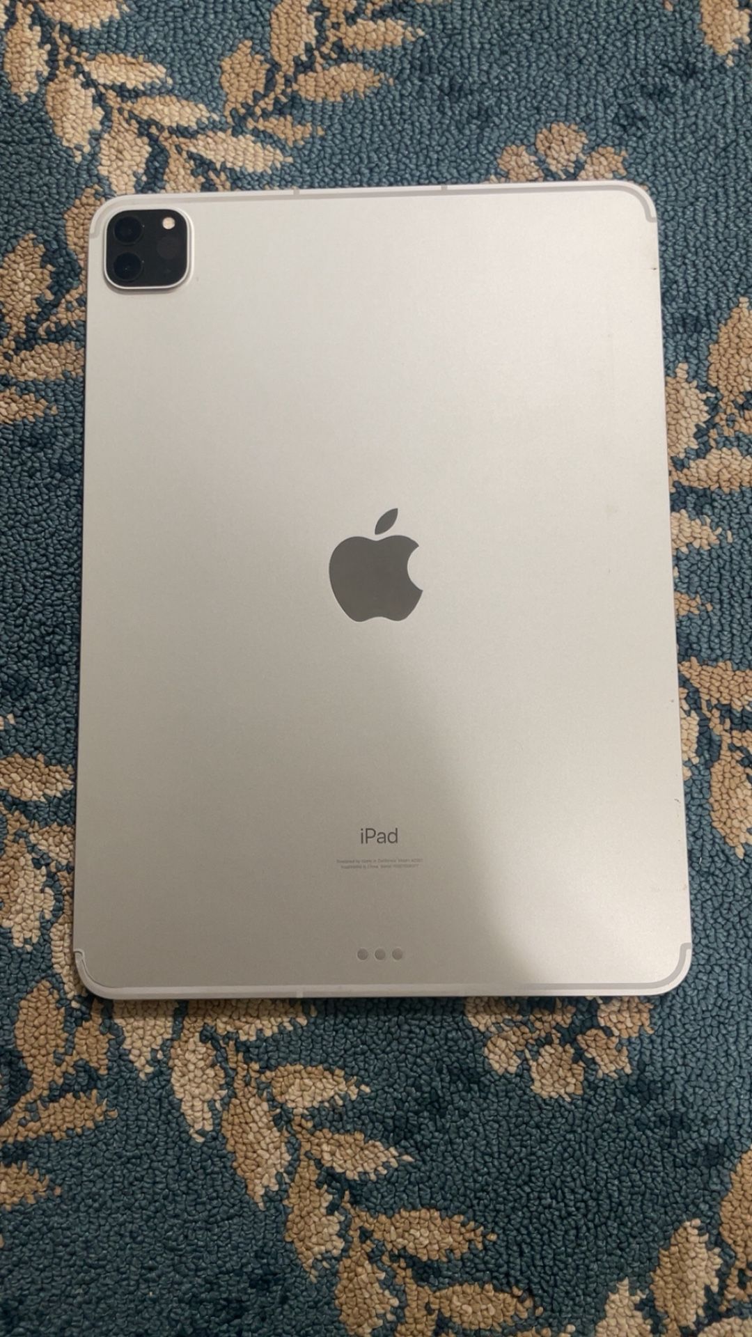 iPad Pro 11” – 128GB – WiFi + Cellular (Unlocked) – Excellent Condition