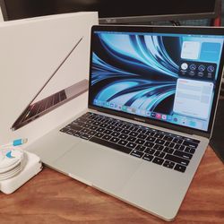Apple MacBook Pro Laptop, Touchbar, Updated OS, box, 17t