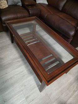 Beautiful coffee table. Used good.