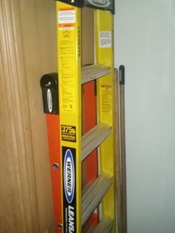 Brand New Warner Ladder With Extension