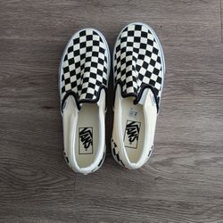 Classic Checkered Men's vans Size 7.5