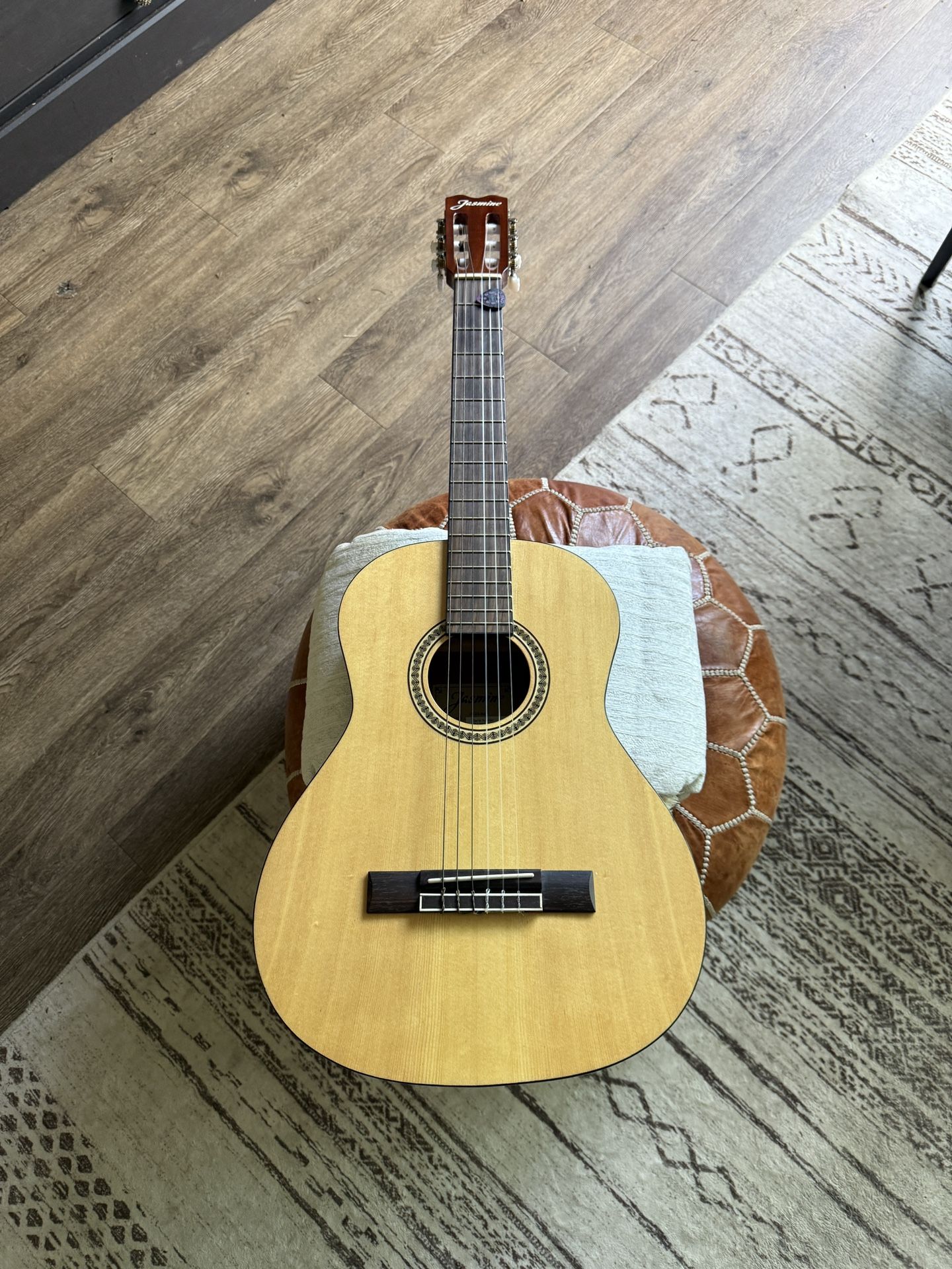 Jasmine Acoustic Guitar JC-23