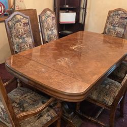 Dining Table & 6 Chairs 