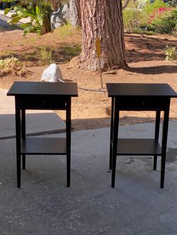 2 Nightstands