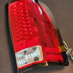 GMC Sierra 1(contact info removed)-2013 2500HD/3500HD 07-14 LED RIGHT Tail Light Lens Red Clear