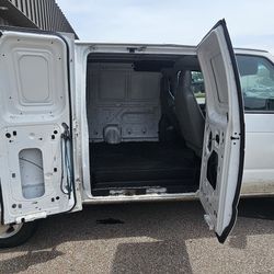 2013 Ford E-150