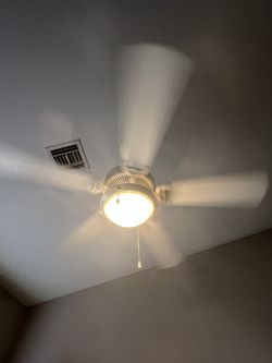 52 Inch White Ceiling Fan With Light.