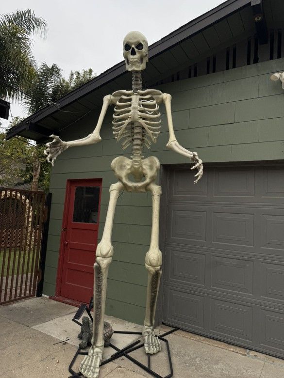 12ft Skeleton ONLY