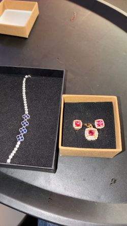 Earings braclet and necklace with pendant