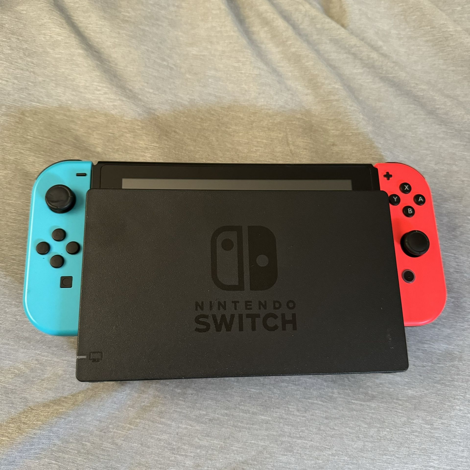 Nintendo Switch 