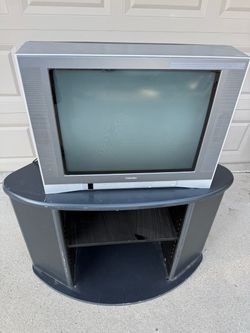 Toshiba 24” CRT TV Model 24AF46 with stand