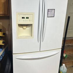 Frigidaire Refrigerator 