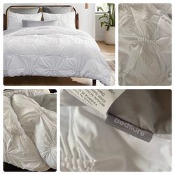 Reversable King Comforter W/2 Pillow Cases Pinched Pin tuck  White/grey New