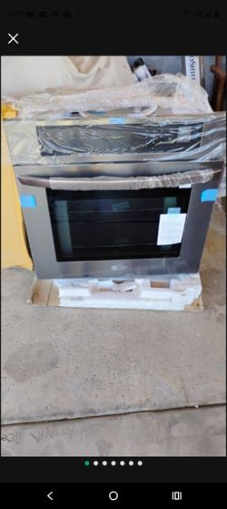 24 " Wall Oven GE Brand New, Open Box, Electric 220v