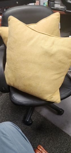 Home decor yellow pillows 2