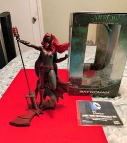 Batwoman DC Diamond Select vinyl statue