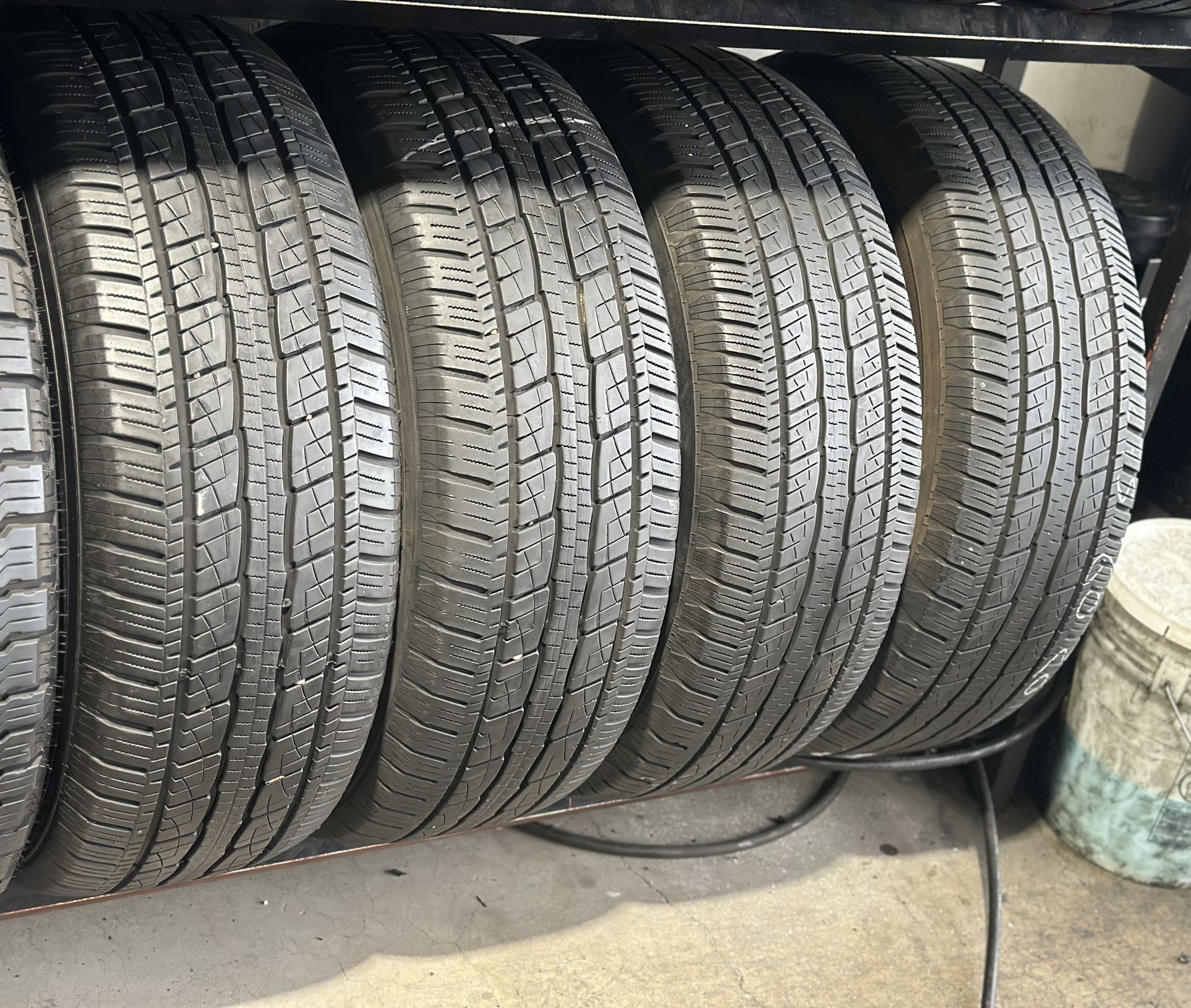 SET OF TIRE 275 60 20 GENERAL 85% LIFE