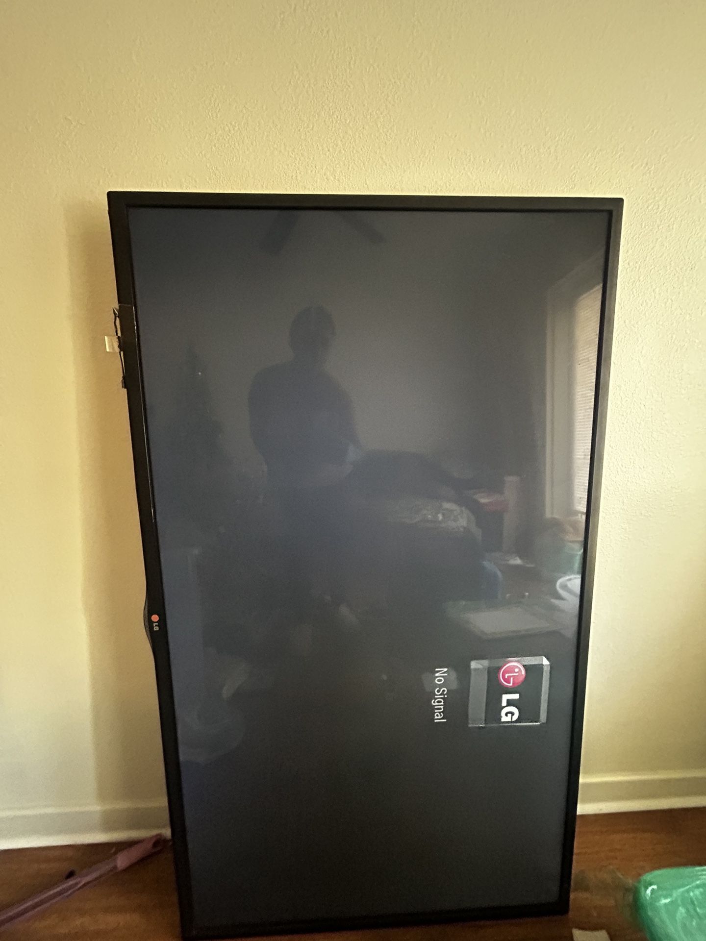 50 In LG Smart Tv $250 OBO Moving Sale Everything Must Go!