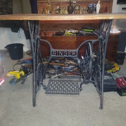 Singer Seeing Table