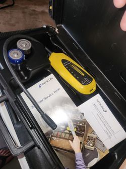 INFICON Gas Mate. Electronic leak detector