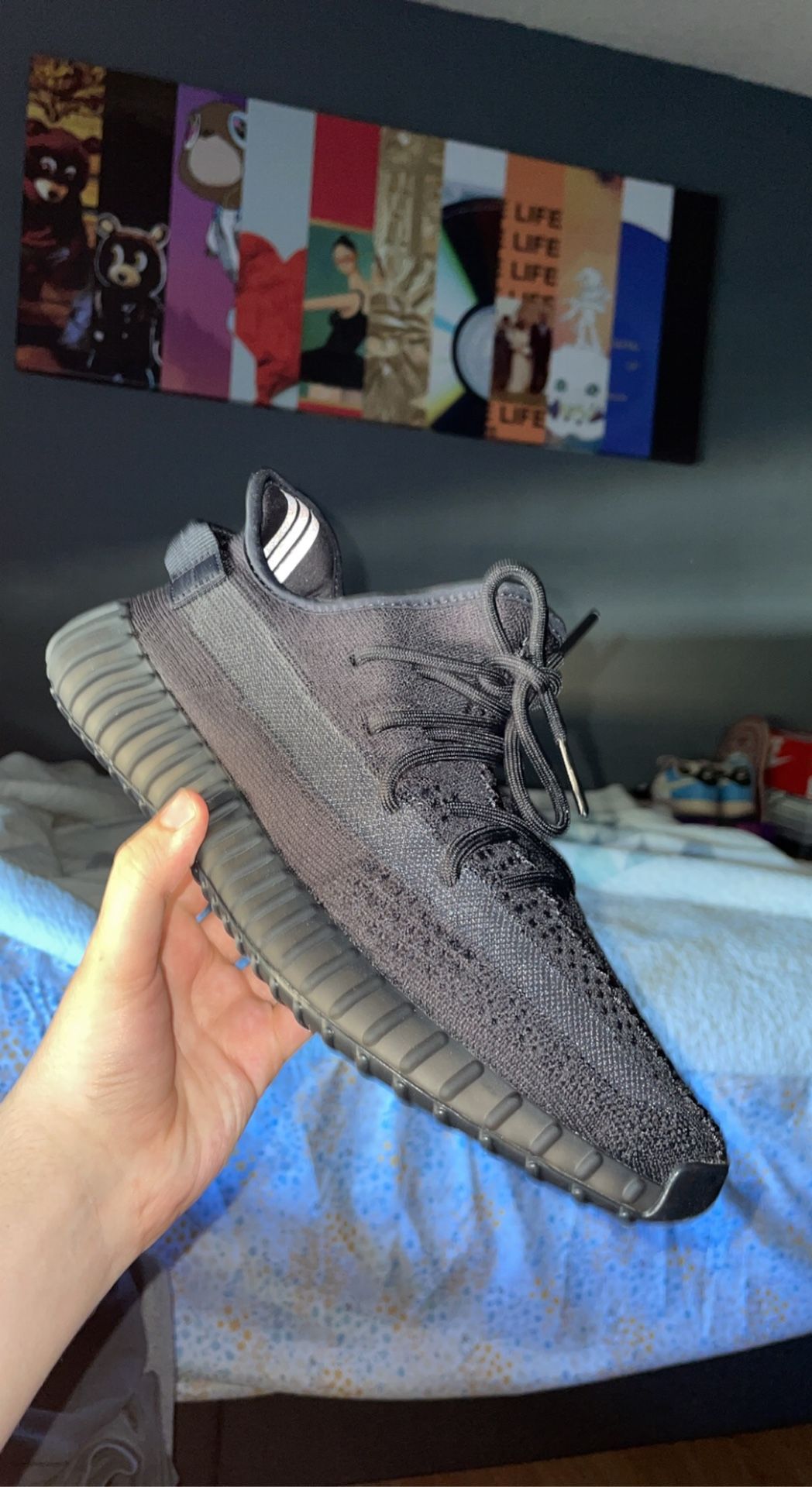 Adidas Yeezy Boost 350 V2 Onyx Men Size 10 US display picture 1