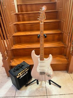 Squier Classic Vibe Stratocaster w/ Marshall Amp