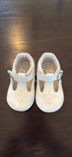 Like New white dress shoes