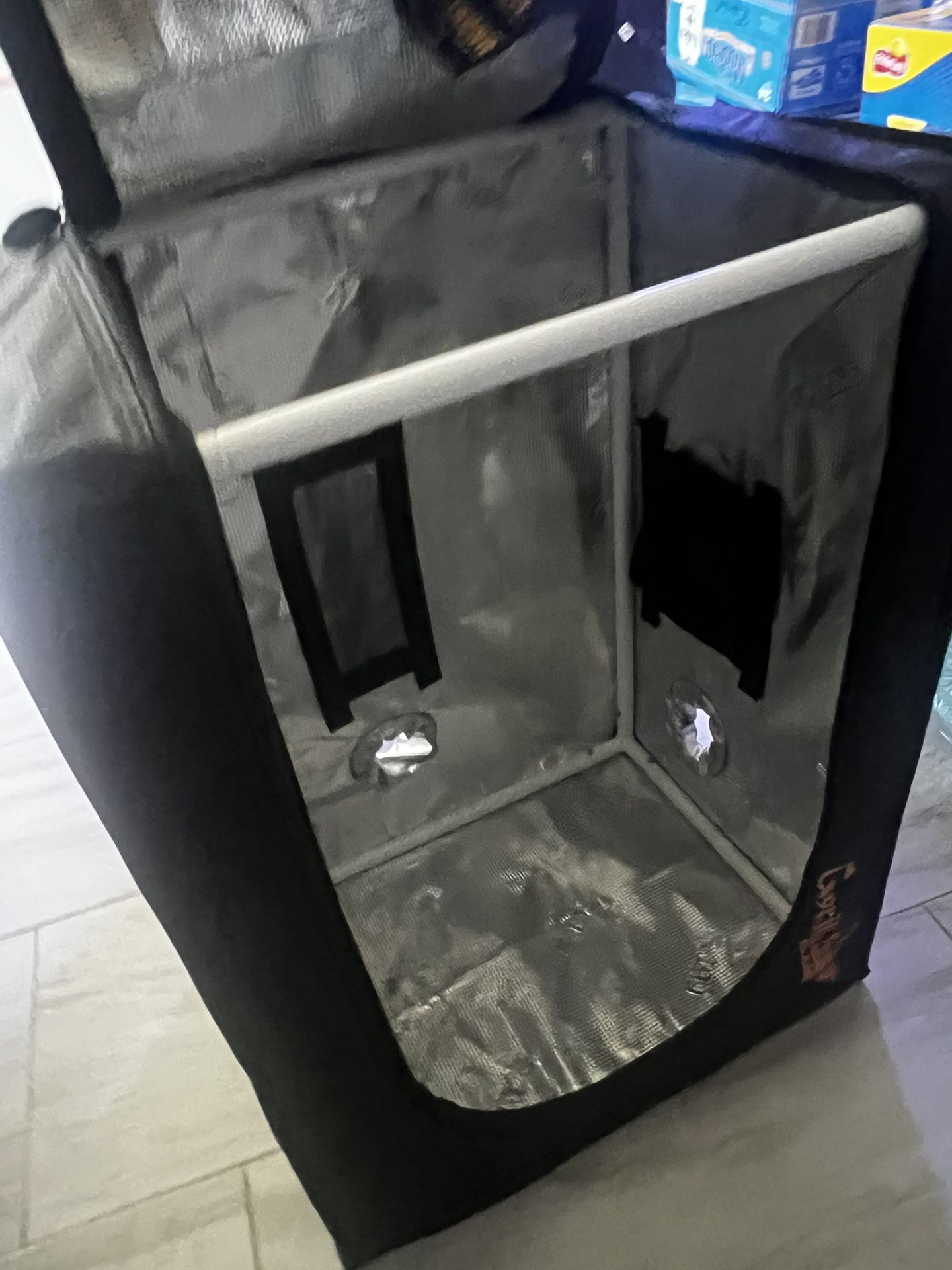 Gorilla Grow Tent(plants)