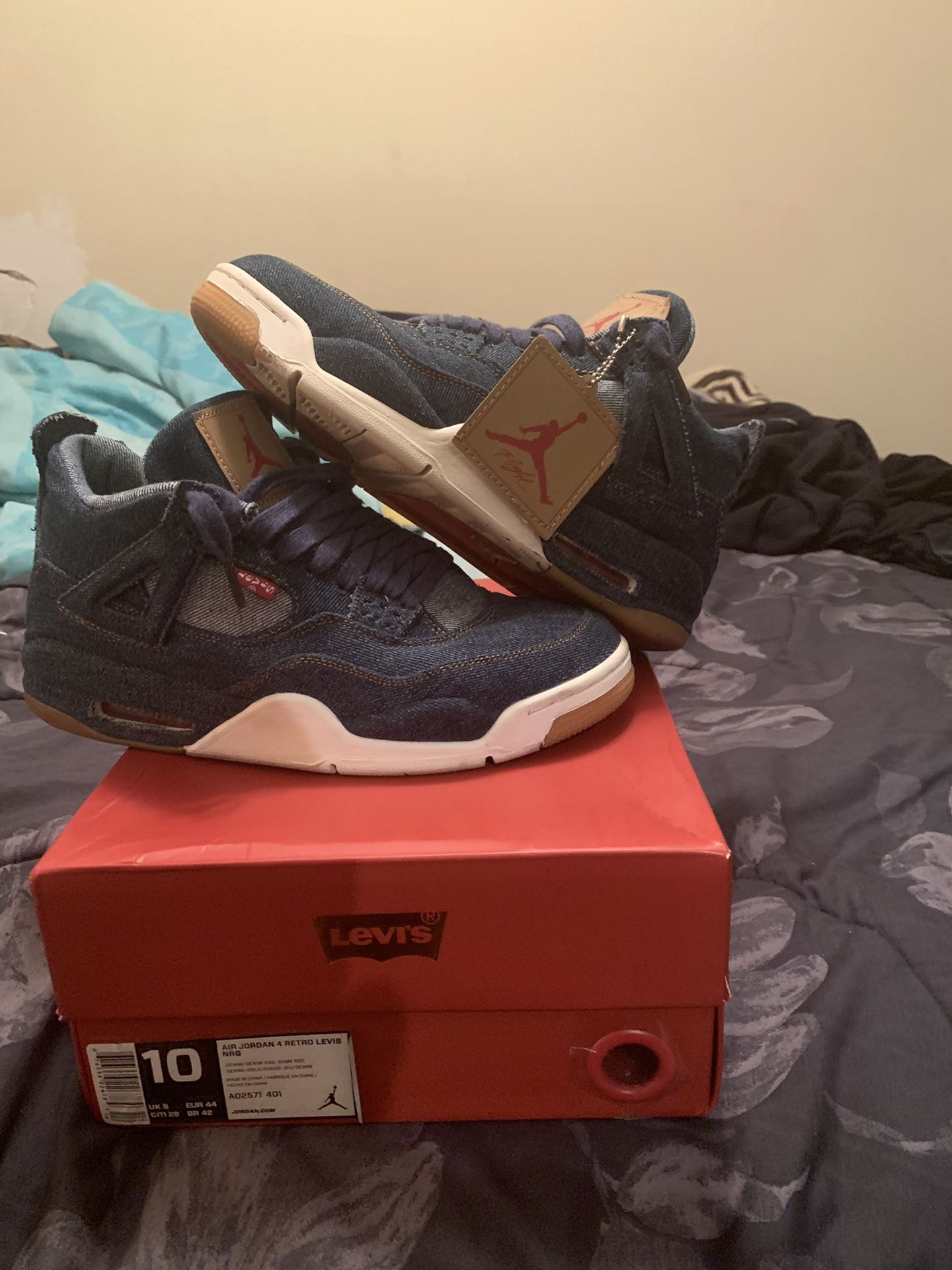 Levi’s 4’s